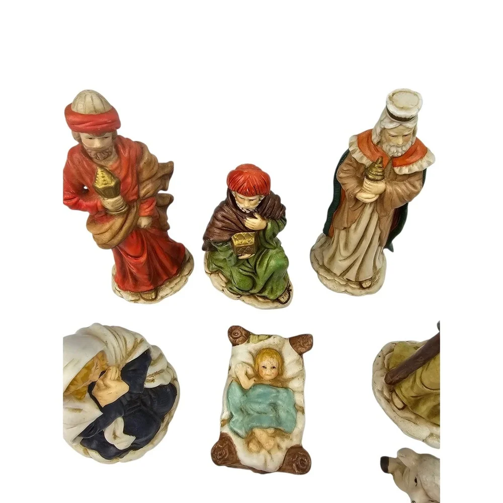Vintage Porcelain‎ Nativity Set 8 Piece Christmas Holiday Decoration